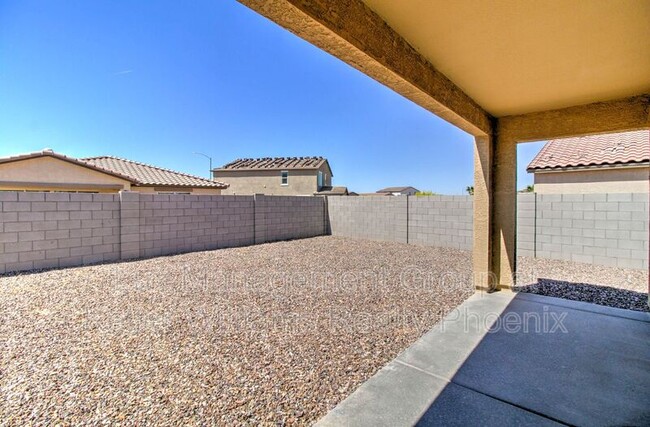 Building Photo - 2028 E Velvet Pl
