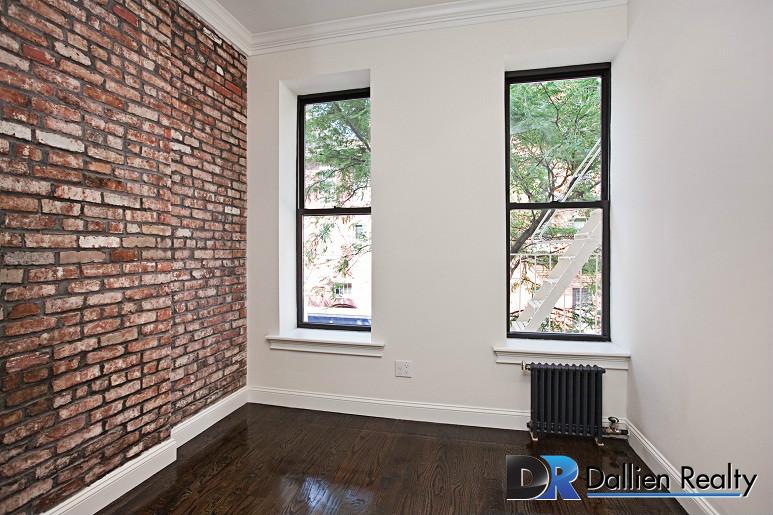 Primary Photo - 54 E 3rd St