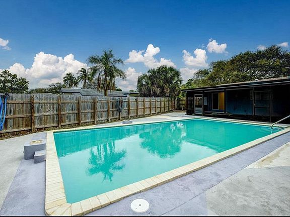 Foto del edificio - 1101 NW 14th Ct