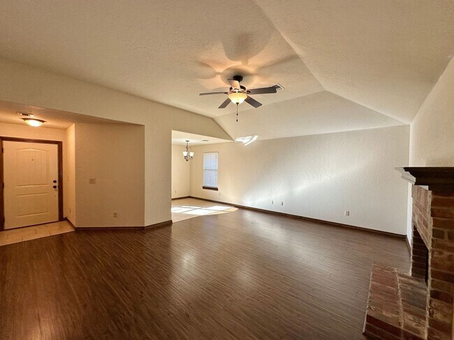 Foto del edificio - 607 Northwest Granite Avenue