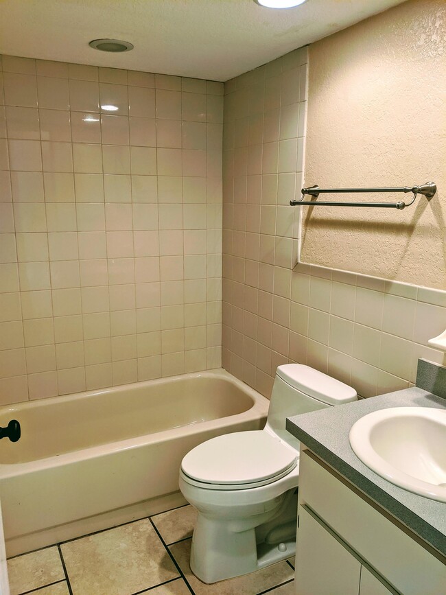 Building Photo - 5344 W Customer Ct
