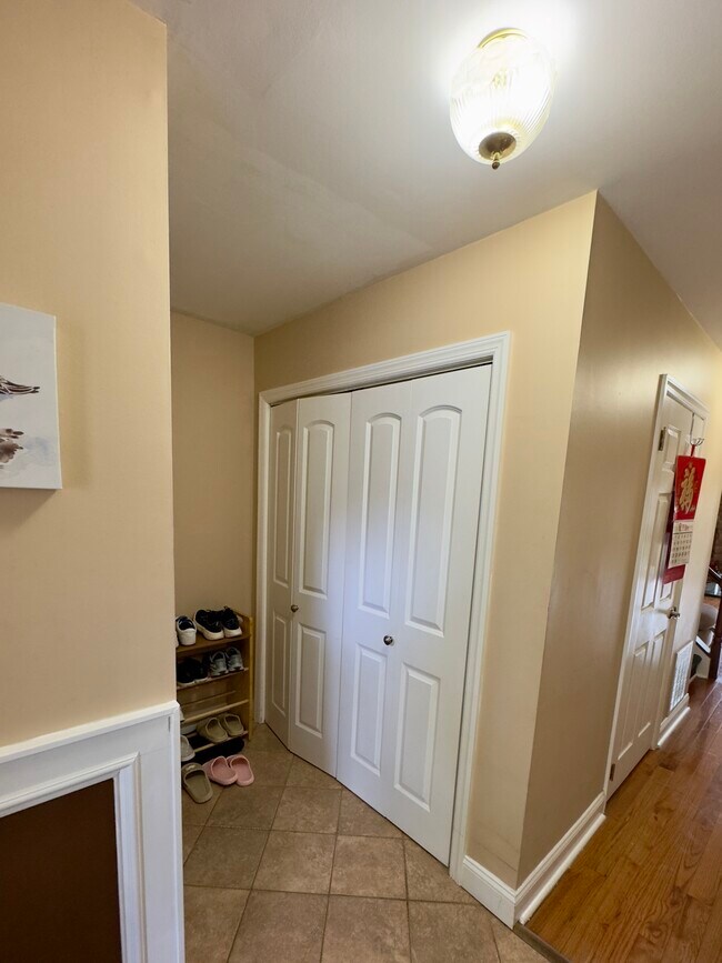 Building Photo - 2 Belmont