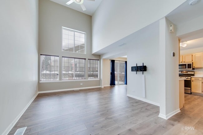 Foto del edificio - 1223 Summersweet Ln