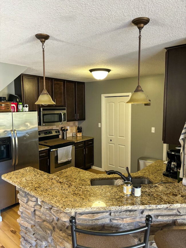 Foto del edificio - 1030 68th St