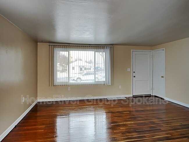 Building Photo - 4727 N Belt St