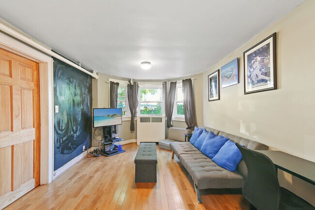 Foto del edificio - 2915 N Washtenaw Ave