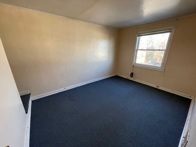 Foto del edificio - 337 Hemlock Dr