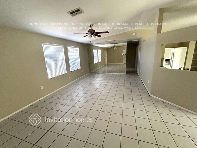 Foto del edificio - 8012 Cypress Dr N