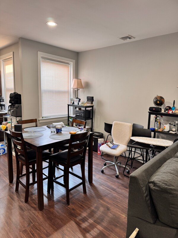 Foto principal - 5410 Chancellor St