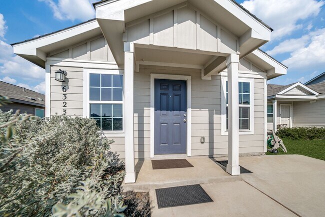 Foto del edificio - 2 Bedroom 1 Bath Rosillo Creek Subdivision