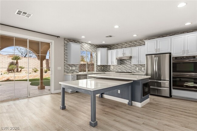 Building Photo - 12116 Vista Linda Ave