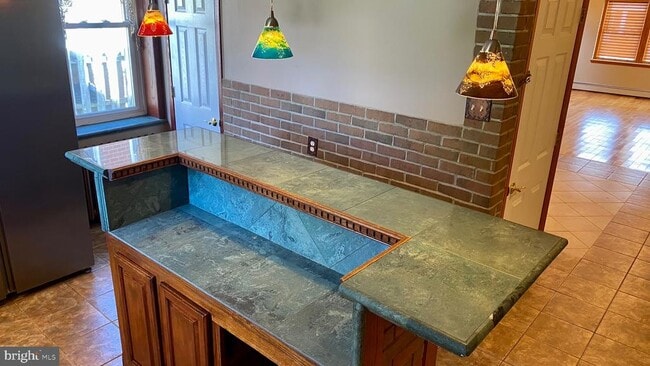 Building Photo - 2223 Noble St