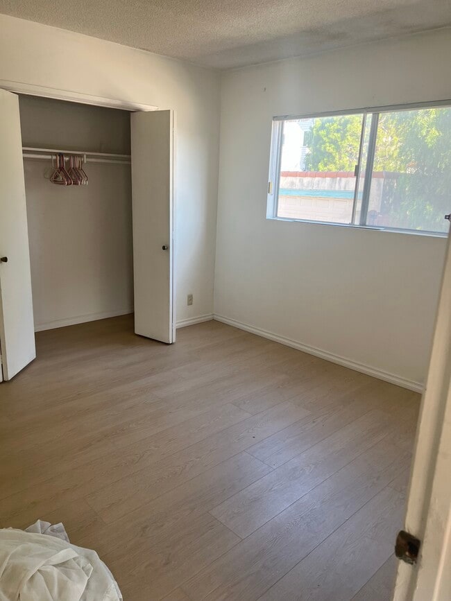 Foto del edificio - 1022 W 25th St