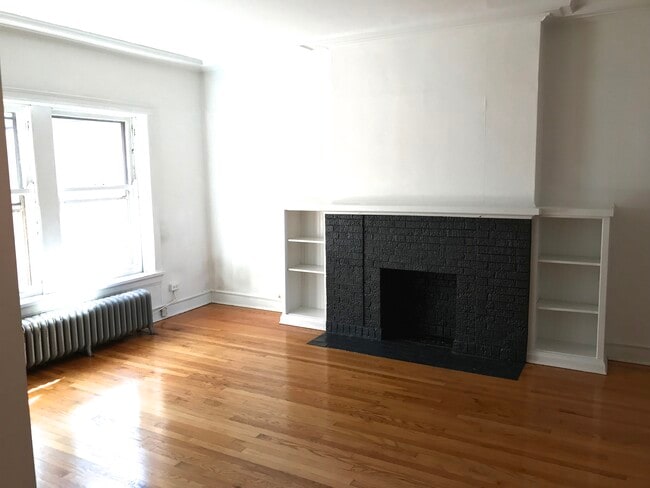 Building Photo - 443 Des Plaines Ave