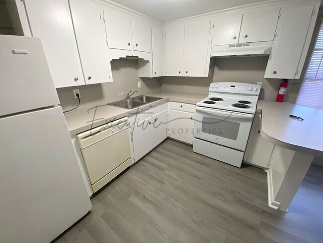 Foto del edificio - 1BR Apartment – $850 w/ ALL Utilities Paid!