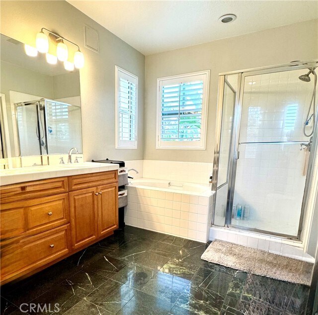 Building Photo - 88 Sarabande