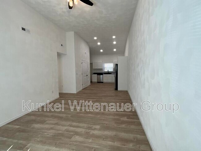 Foto del edificio - 5 Lakewood Dr