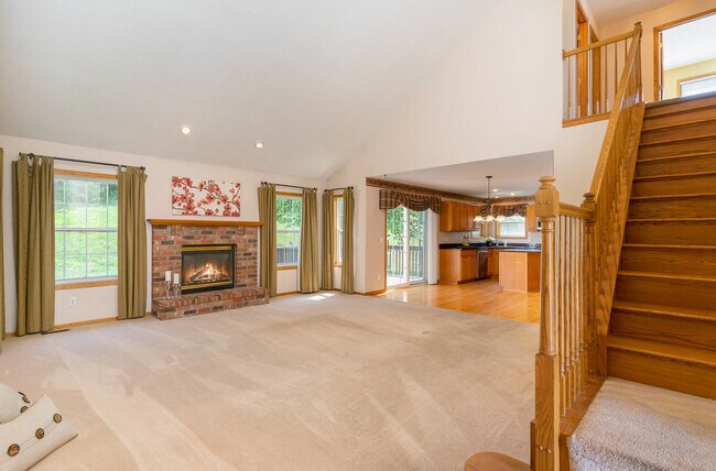 Upon entry; gorgeous and inviting space w/ huge vault - 4922 Rusten Rd