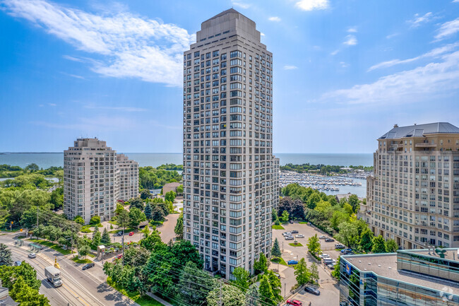 Building Photo - Marina Del Ray