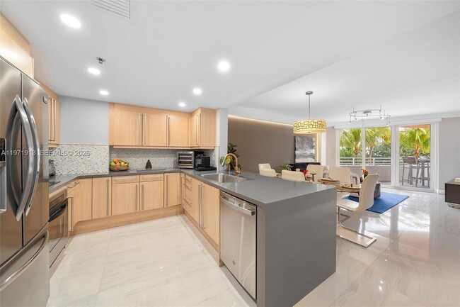 Building Photo - 226 Ocean Dr