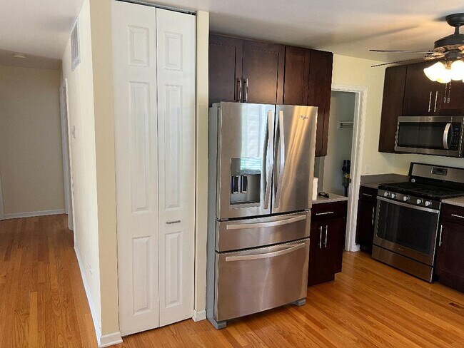 Foto del edificio - 754 Whitesail Dr