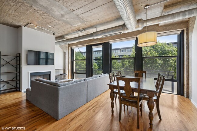 Foto del edificio - 1000 W 15th St