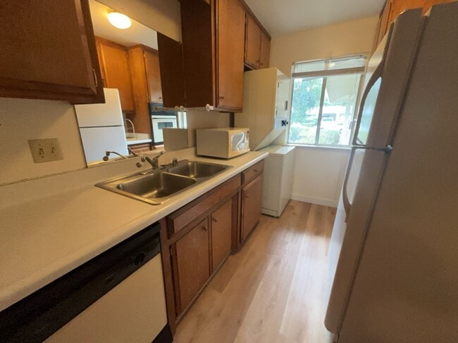 Foto del edificio - 605 Radcliffe Dr