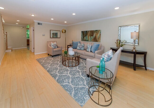 Foto del edificio - 4610 Densmore Ave