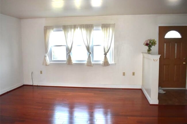 Building Photo - 1648 Angela Dr