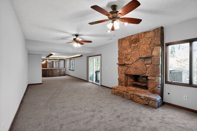 Foto del edificio - 194 Millbrook Farm Rd