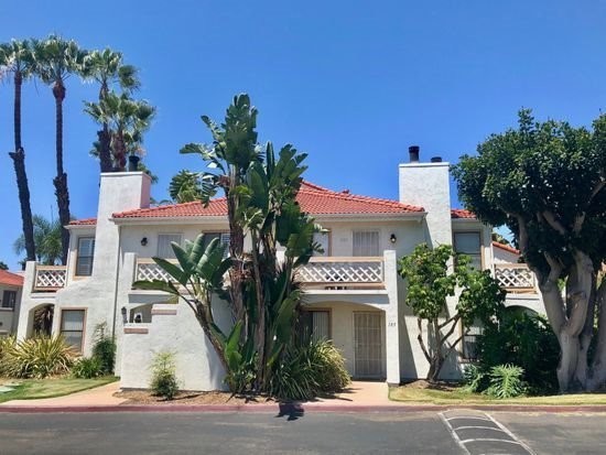 Building Photo - Beautiful Casa Blanca Condo