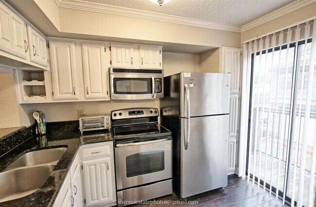 Foto del edificio - 3100 Fairfield Ave