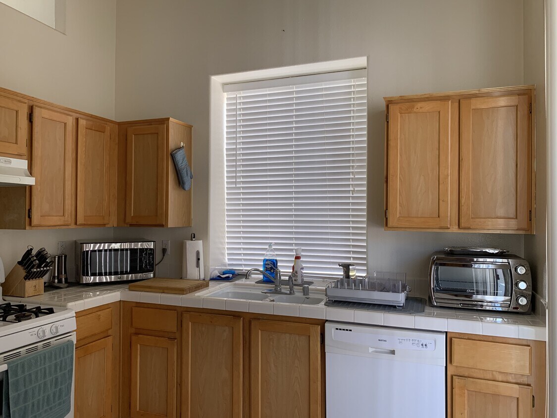 Foto del edificio - 5236 Shasta Lake Way