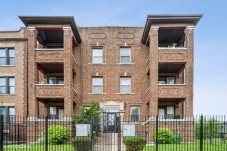 Building Photo - 6518 S Greenwood Ave