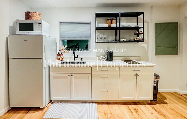Foto del edificio - 2518 Dellwood Ave