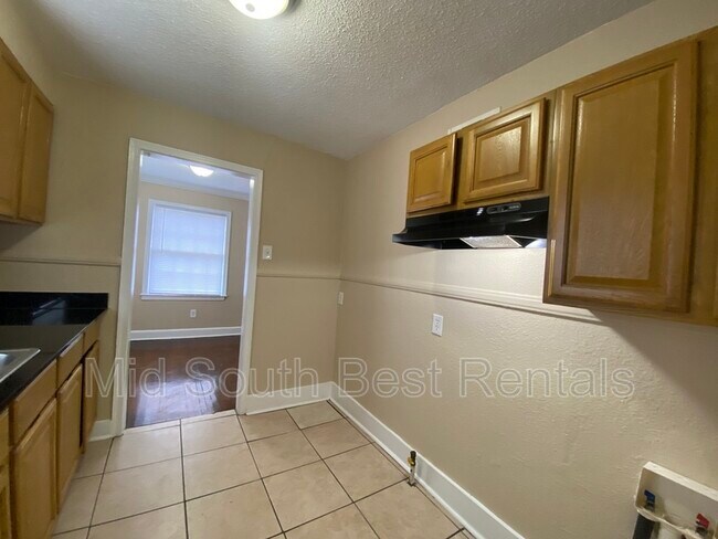 Foto del edificio - 1024 Springdale St