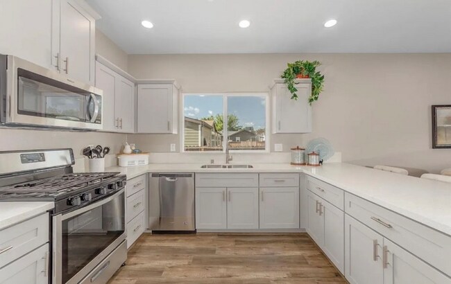 Foto del edificio - 955 Irem Wy