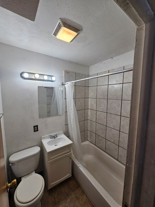 Building Photo - All utilities paid, no Deposit