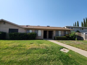 Building Photo - 934 Briarwood Dr