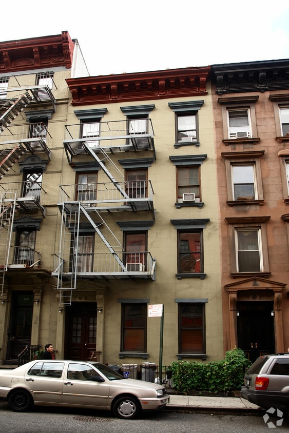 Primary Photo - 450 W 49th St