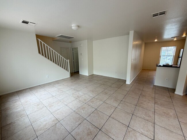 Building Photo - 5038 W Desert Dandelion Ct