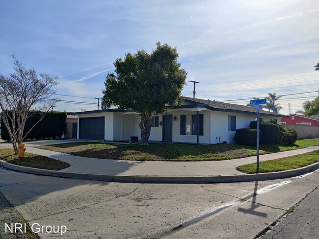 Building Photo - 3 br, 2 bath House - 10122 Pua Dr