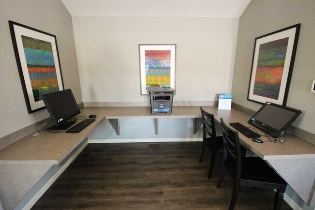 Foto del edificio - 2102 W White St