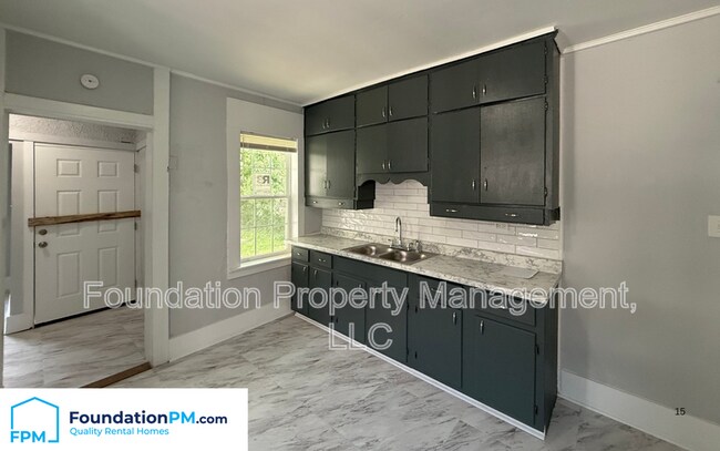 Foto del edificio - 1531 Netherwood Ave