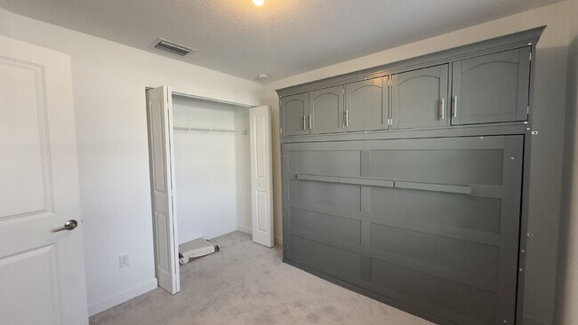 Building Photo - Stylish 3-Bed, 3-Bath Townhouse Oasis in Riviera Beach