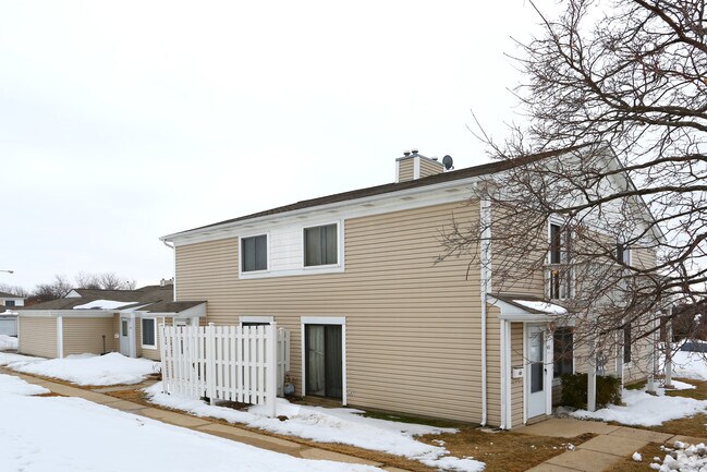 Building Photo - 1452-1680 Cornell Dr