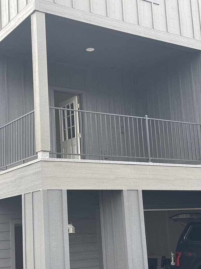 Foto del edificio - 21 E H St