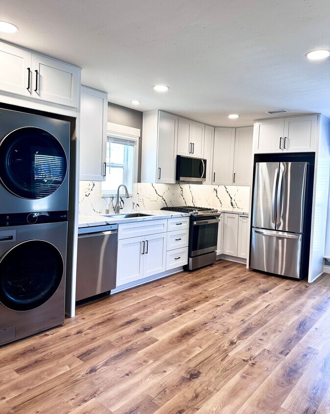 Primary Photo - Third Avenue Duplex