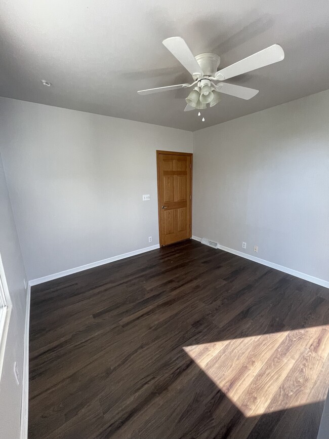 Building Photo - 1164 N Koeller St