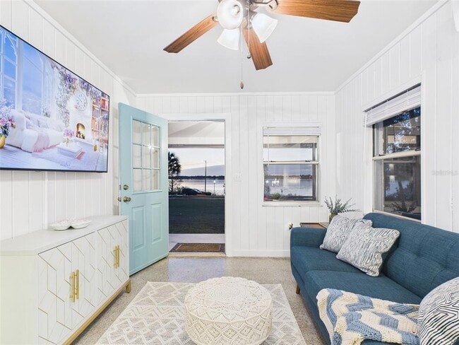 Building Photo - 222 7th St NW